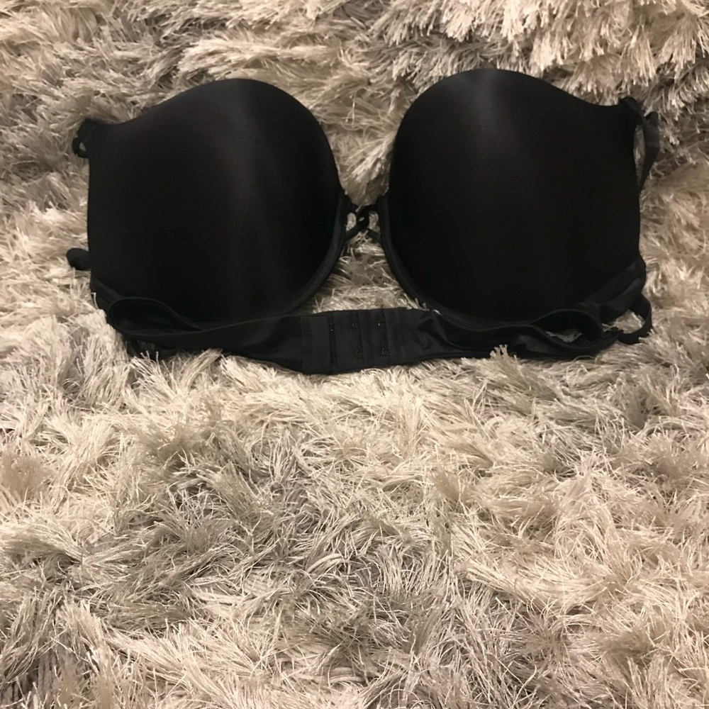New without tags Victoria’s Secret Bombshell Bra